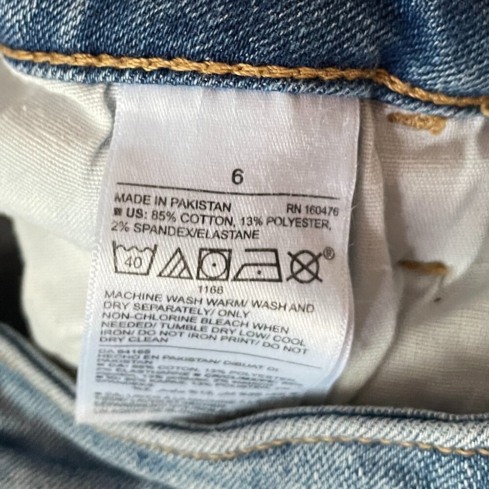 Old Navy Rockstar Super Skinny Mid-Rise Size 6 - Picture 5 of 7